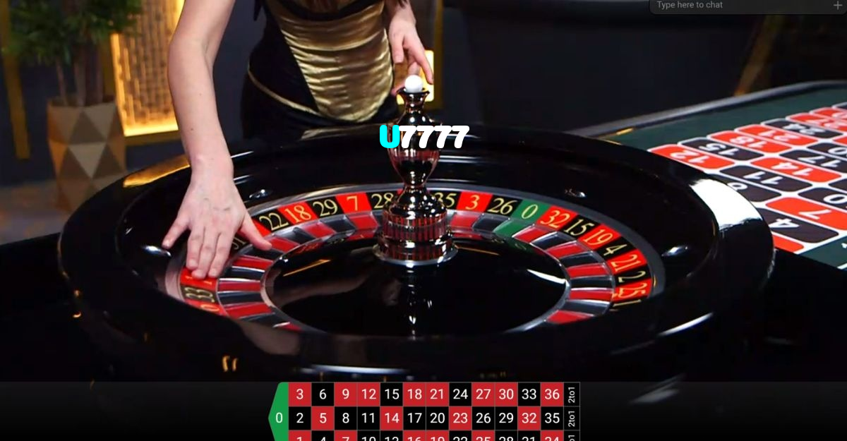 U7777 casino presented on mobile device in Pakistan with slots and live games
